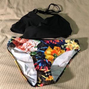 Brand new. Never worn cup she bikini size large